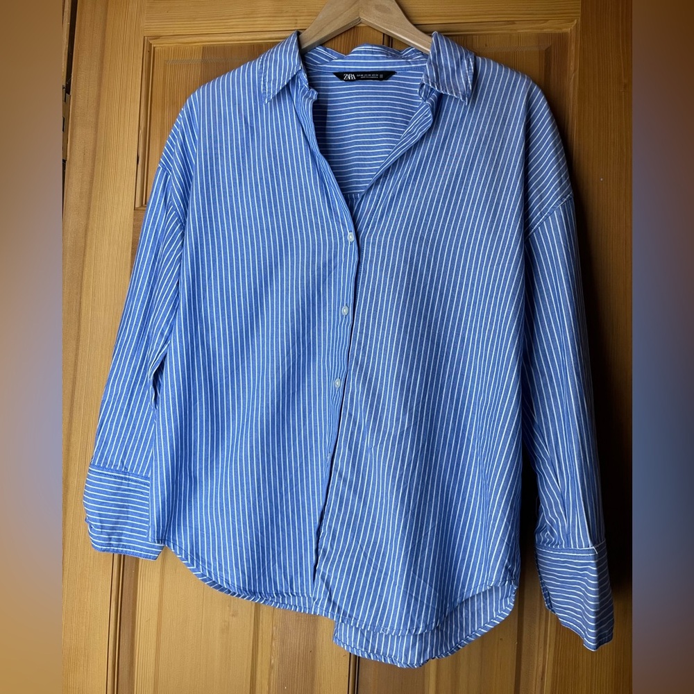 Zara Women’s Oversized Blue & White Striped Button Down XS